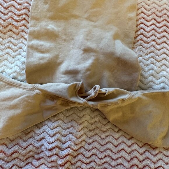 Skims Seamless Sculpt Mid-Thigh Shapewear Clay Bodysuit - Size Large / X-Large - Picture 5 of 5